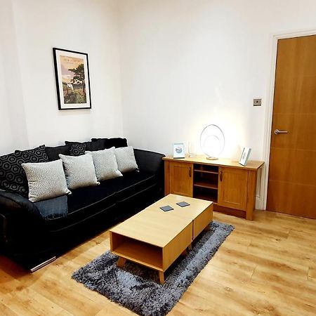 בורנמות' Superb 2 Beds 2 Baths New Apartment W/ Garden+Patio מראה חיצוני תמונה