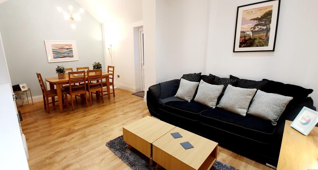 בורנמות' Superb 2 Beds 2 Baths New Apartment W/ Garden+Patio מראה חיצוני תמונה